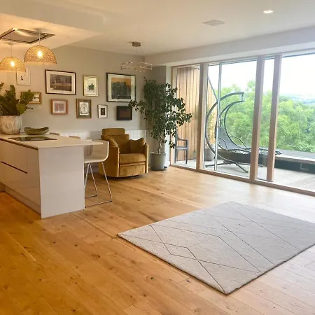 Spacious Penthouse With Stunning Views, Near Skipton * Cononley