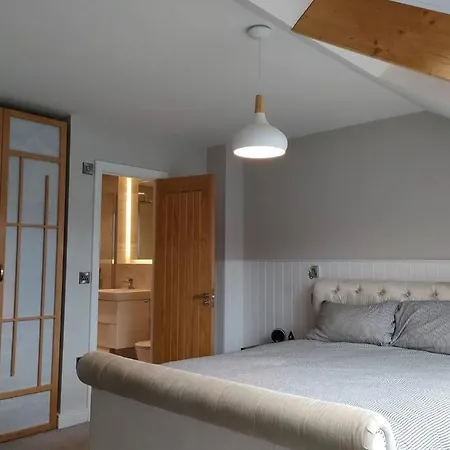 Spacious Penthouse With Stunning Views, Near Skipton Cononley